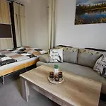 U Klinovce 아파트